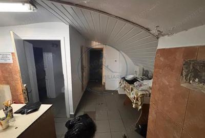 Spațiu comercial, de 90 mp, în Central - 4