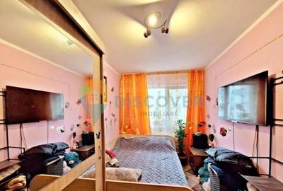 Zona Milcov , 3 camere semidecomandate , 50.000 EURO - 4