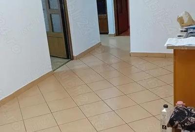 3 camere decomandat , parter cu balcon , Brosteni - 5