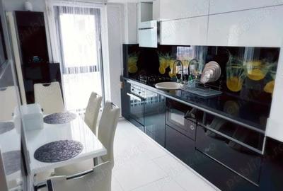 Apartament cu 3 camere decomandat în Peco - 2