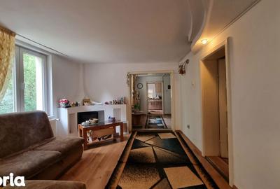 Casă cu 6 camere cu Teren 1000 Mp în Central - 1