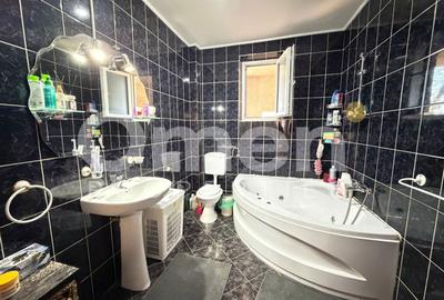 Casă individuală cu 6 camere cu Canalizare în Central - 7