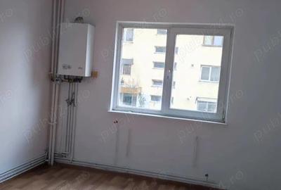 Garsonieră decomandată în Tractorul - 5