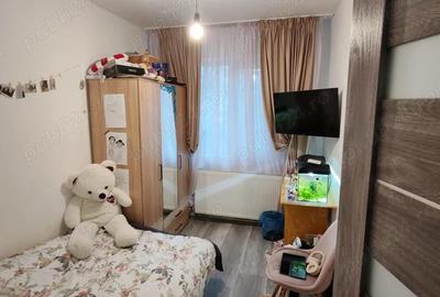 Apartament cu 3 camere semidecomandat în Craiovița Nouă - 6