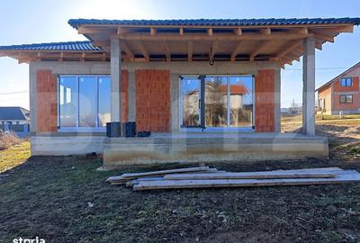 Casă cu 4 camere cu Teren 650 Mp în Oncea