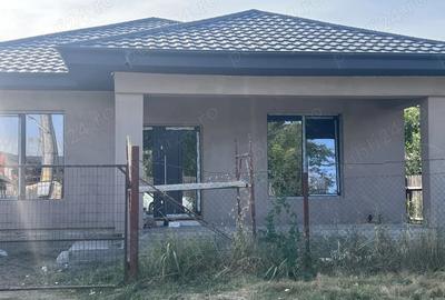 Casă cu 4 camere cu Teren 400 Mp în Amara - 6
