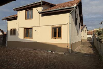 Apartament cu 4 camere decomandat în Central - 15