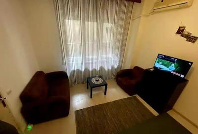 Garsonieră decomandată, mobilată în Universitate