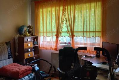 Apartament cu 3 camere decomandat în Calea Poplăcii - 2