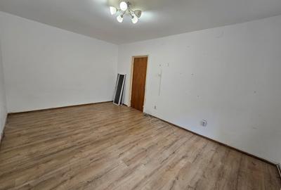 Garsoniera Piata Sudului, Anton Bacalbasa, metrou, parter, bloc 1985, confort I Garsoniera Piata Sudului, Anton Bacalbasa, metrou, parter, bloc 1985, confort I - 3