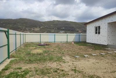 Vand casa in Comuna Aninoasa,sat Viforata. - 2