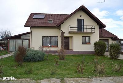 Casă cu 4 camere în Glâmbocu - 11