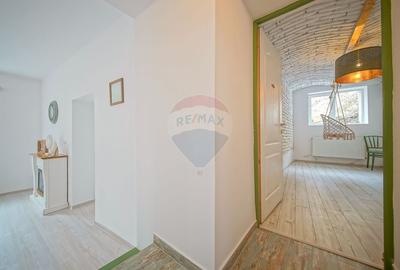 Apartament cu 3 camere semidecomandat, mobilat în Schei - 9