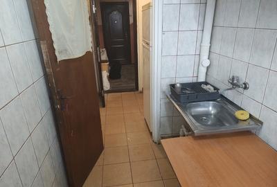 Apartament cu 2 camere semidecomandat în Militari