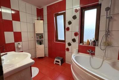 Casă cu 6 camere cu Teren 333 Mp în Moșnița Nouă - 13