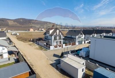 Casă cu 9 camere cu Teren 501 Mp în Hărman - 35