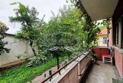 Apartament cu 3 camere semidecomandat în Grigorescu