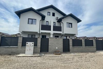 Duplex cu 4 camere cu Teren 350 Mp în Periferie - 1