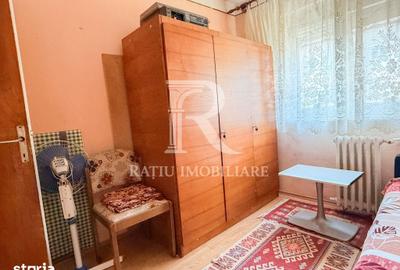 Apartament cu 3 camere decomandat în Iosia