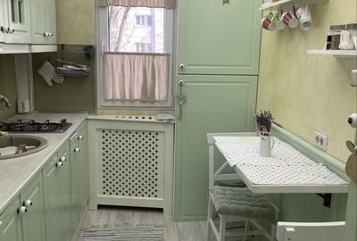 Apartament cu 3 camere semidecomandat în Central - 6