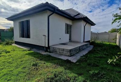 Propietar vand casa 3 camere pod decent pentru depozitare plus beci. acces la bulevard 70m - 6