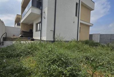 Casă cu 4 camere în Chercea