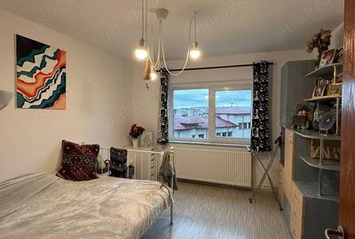 Apartament cu 3 camere semidecomandat în Central