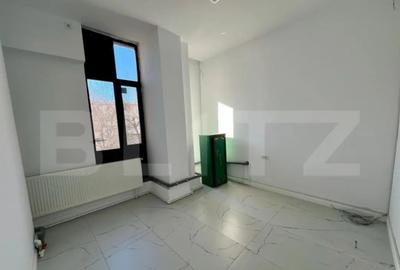 Spațiu comercial, de 12 mp, în Central - 2