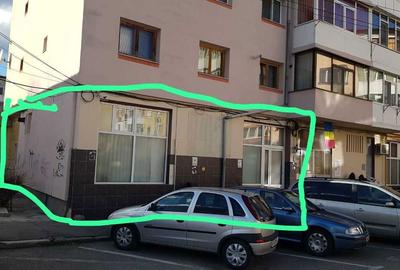 Spațiu comercial, de 49 mp, în Central - 13