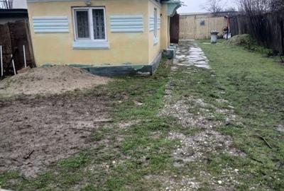 Casă cu 3 camere în Golfin