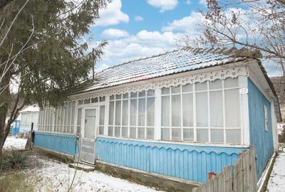 Casa  cu 3 camere de vanzare in Icuseni Victoria Iasi