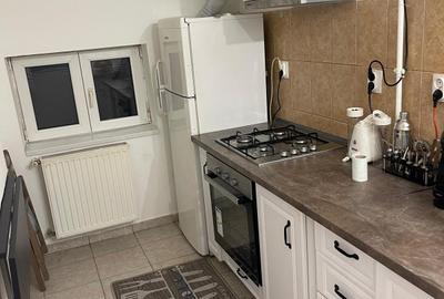 2 camere, centrala, 10 minute metrou Gorjului, semistradal, strada Moinesti inte - 1