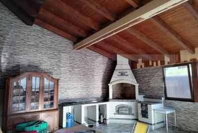 Casă cu 5 camere cu Teren 700 Mp în Ipotești - 13