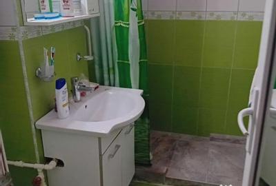 Apartament cu 3 camere decomandat în Micro 20 - 1
