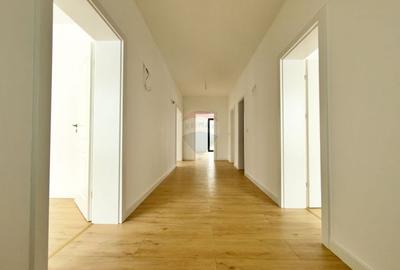 Vilă cu 4 camere de vânzare în Via Carmina - 9