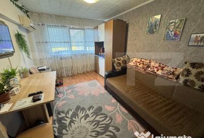Apartament cu 3 camere semidecomandat, mobilat în Valea Rosie - 1