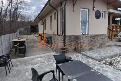 Casă cu 4 camere decomandat în Sârbești - 15