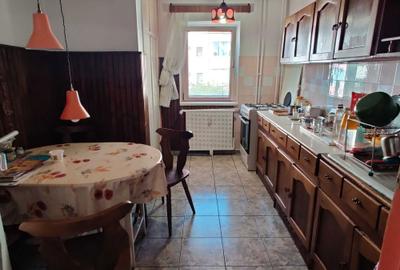 Apartament cu 4 camere decomandat în Centrul Civic