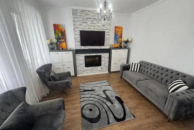 Casă cu 4 camere cu Canalizare în Central - 2