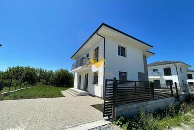 Casă cu 4 camere cu Teren 470 Mp în Jucu