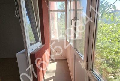 Vand apt. 3cam. Apusului,Str. Schiorilor,bl. 2011, 15min. metrou Pacii - 10