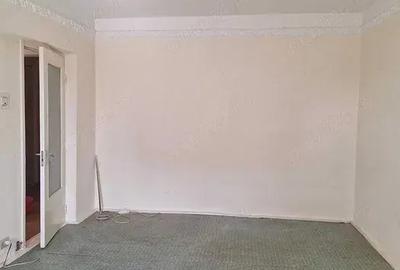 Apartament cu 2 camere zona Unirii Sud etaj intermediar confort 1 decomandat Pret: 56.000 - 3