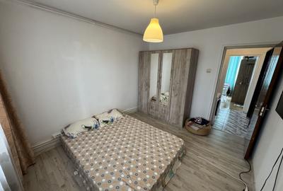 Apartament cu 3 camere semidecomandat, mobilat în Rahova - 16