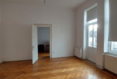 Birou, 82 mp în Central