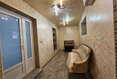 Spațiu comercial, de 100 mp, în Central - 4