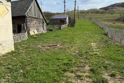 Casă cu Teren 1200 Mp în Bociu - 1