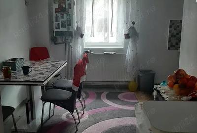 Apartament cu 3 camere decomandat în Central - 8