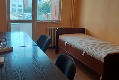 Proprietar inchiriez garsoniera cu balcon Proprietar inchiriez garsoniera cu balcon - 2