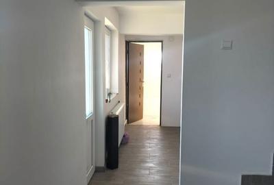 Casă cu 4 camere cu Teren 400 Mp în Țițești