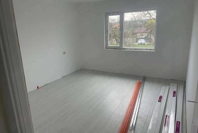Casă cu Teren 1000 Mp în Central